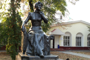 Пам'ятник Марії Заньковецькій, Ніжин